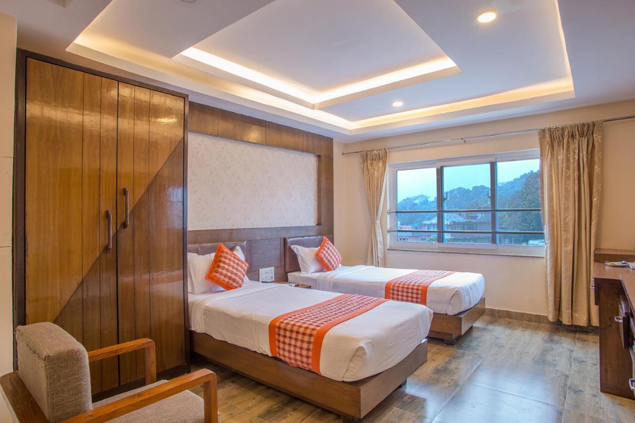 Hotel Yellow Pagoda Pokhara Zewnętrze zdjęcie